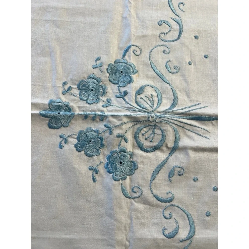 Vintage Floral Embroidered Tablecloth 42x34